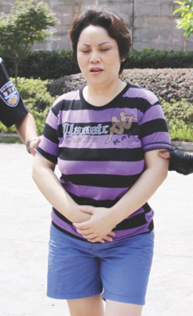 当代“武则天”谢才萍：黑帮女老大，同时包养16名男子，只为享乐