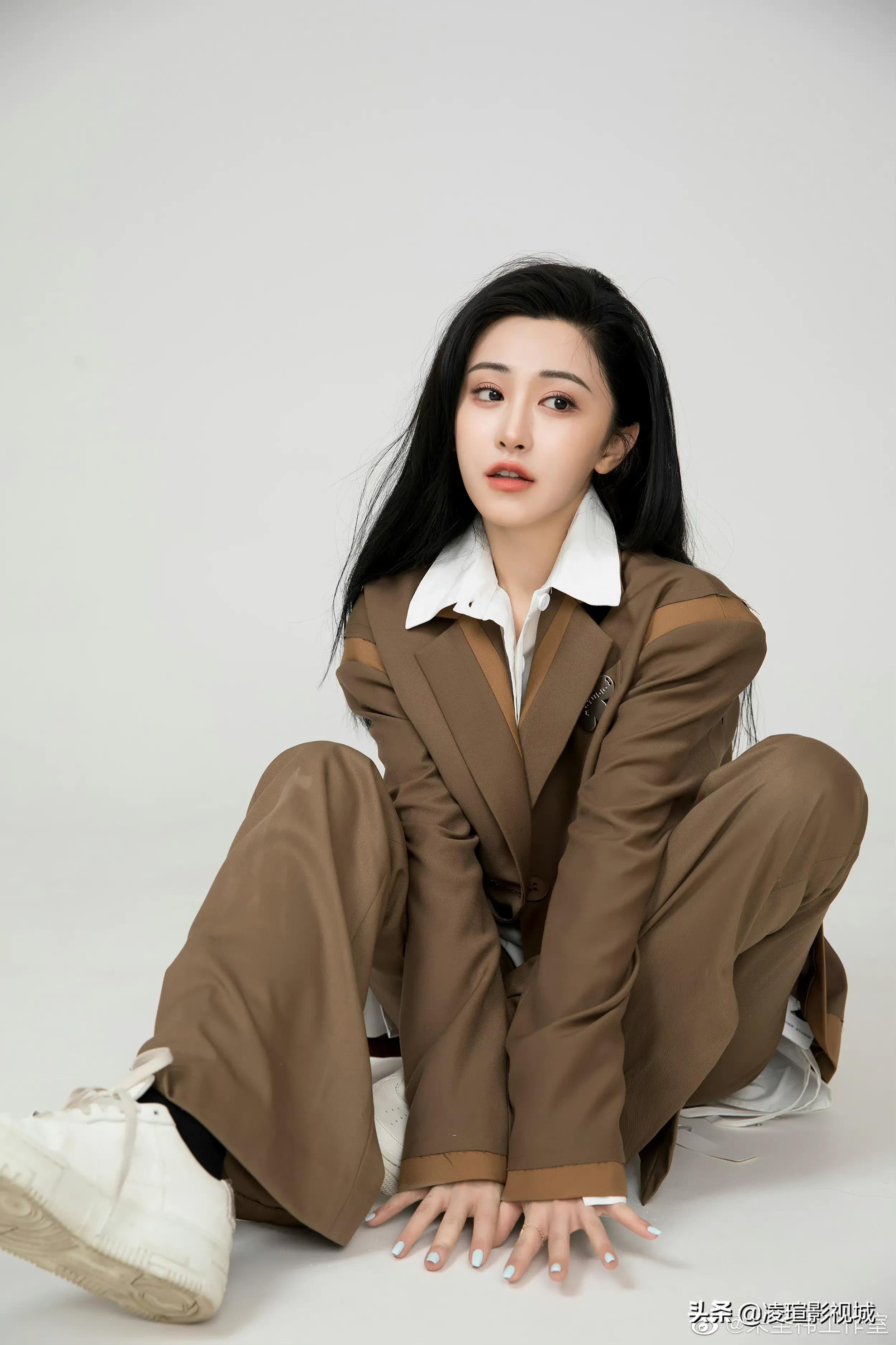 明星壁纸图片分享：朱圣祎（1）