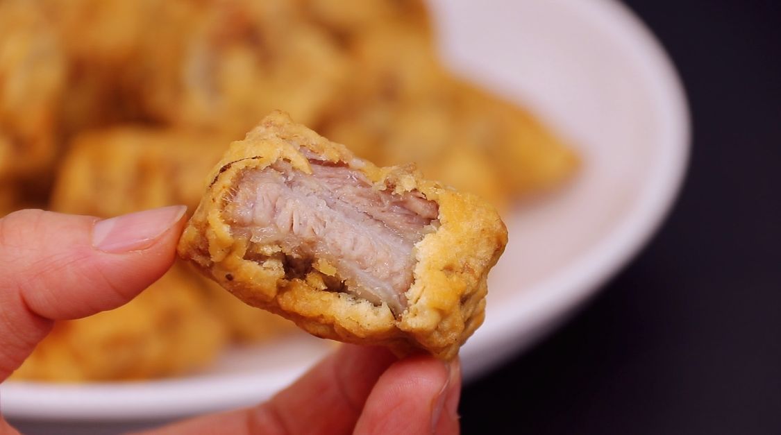 排骨又出新做法了，往里面淋1个鸡蛋，外酥里嫩，及早了解