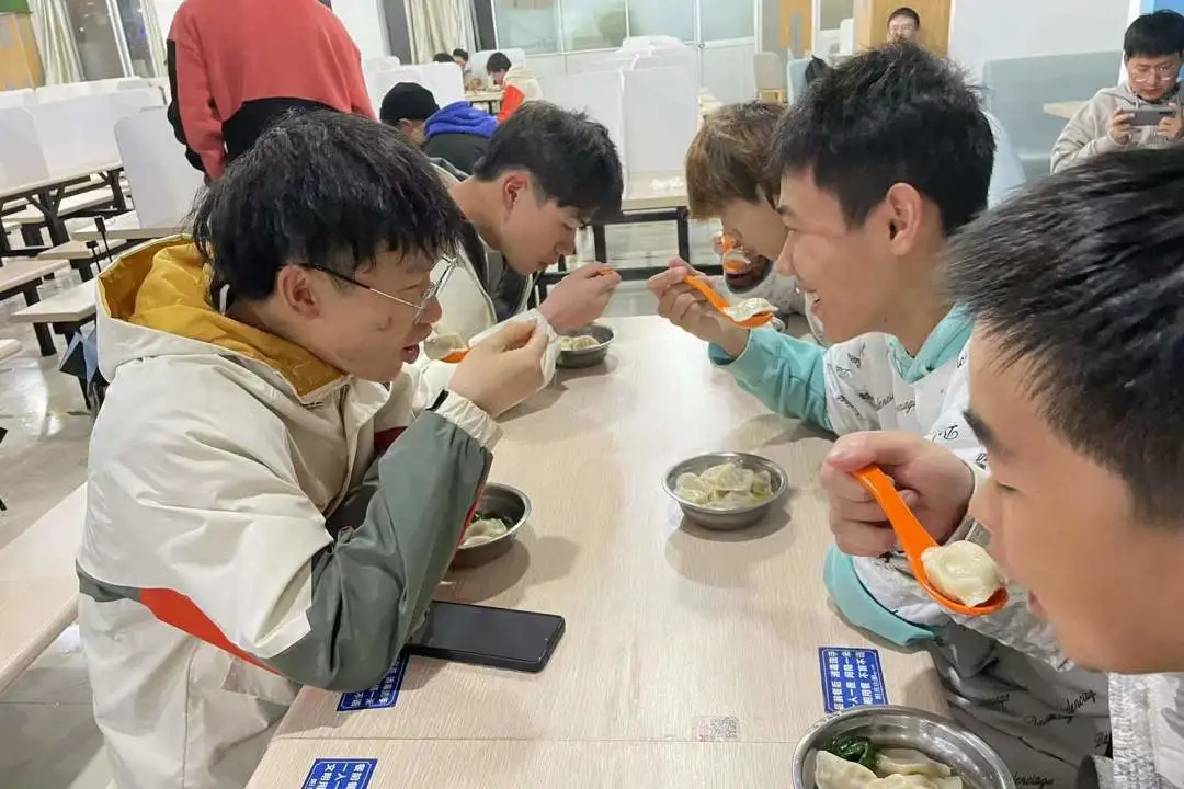 温暖冬至 | 人工智能学院2021级电信类3班开展“暖心冬至”主题活动