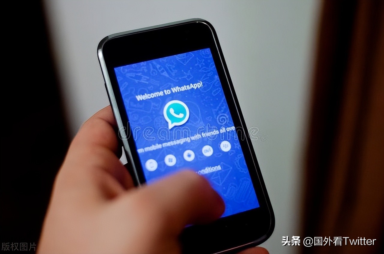 WhatsApp可以通过智能眼镜向朋友发送消息