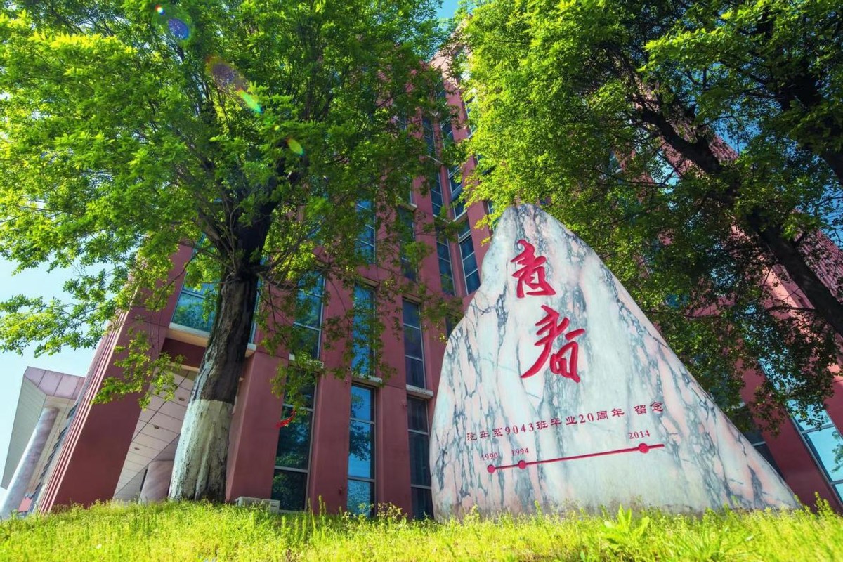 专业一流！湖北一高校“超牛”学院曝光：多个朝阳产业都抢着要人