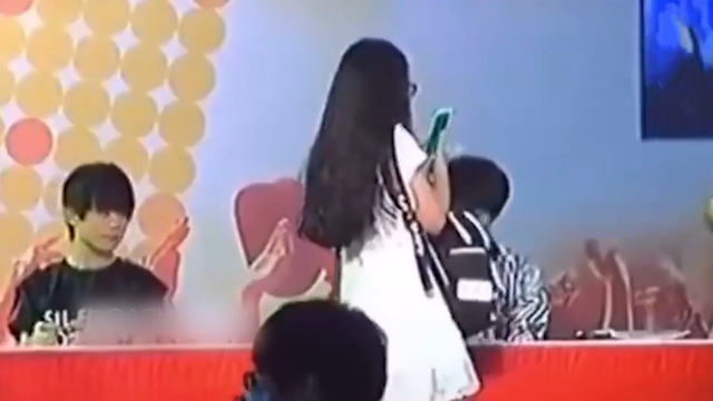 易烊千玺放弃国家话剧院入职：某些小镇做题家为何那么遭人反感？