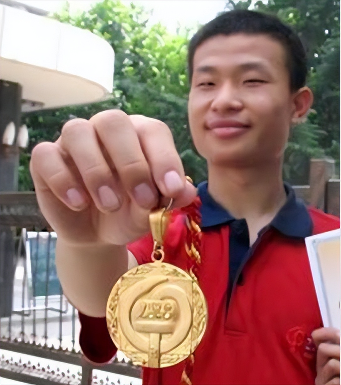 北大“数学之神”韦东奕，毅然拒绝哈佛邀约，30岁成为北大教师