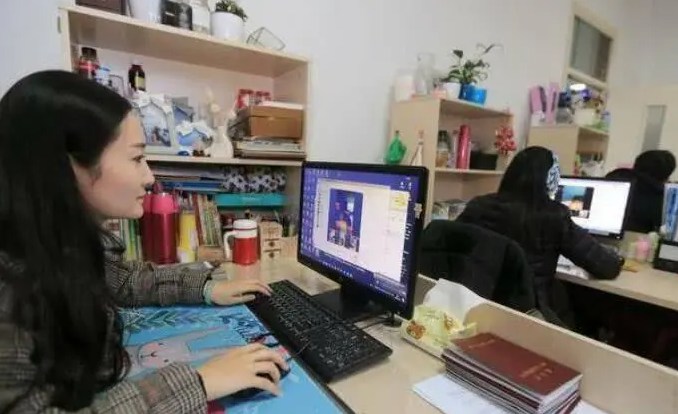 那位自称交不起网费的深大讲师，月薪被曝光，实际金额令人意外