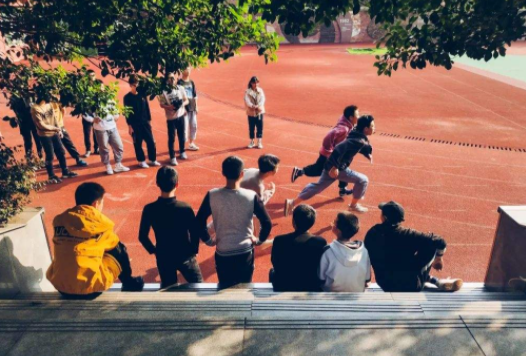 南北方上学差异有多大？大学生放假后发现，差距不是一点半点