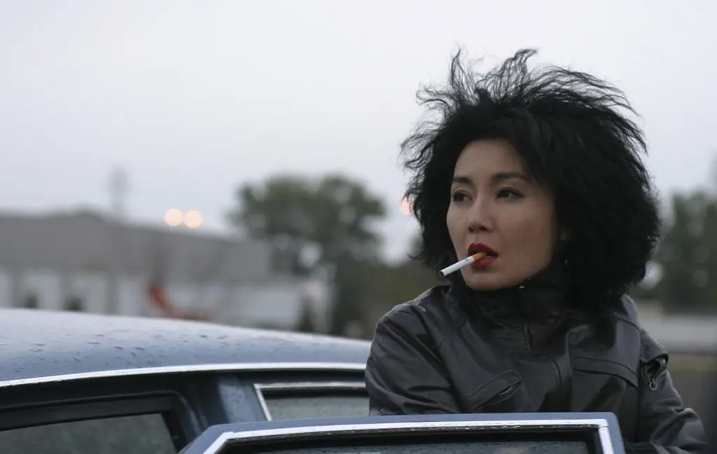 港片5大绝色美女近况悬殊,有人打碟,有人写书,有人成亿万富婆