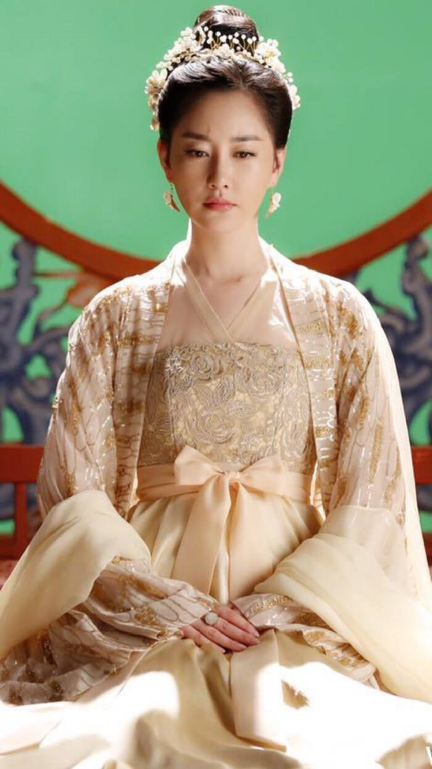 有人30岁还能演高中生,有人20岁就像老太太,这就是世界的参差吗