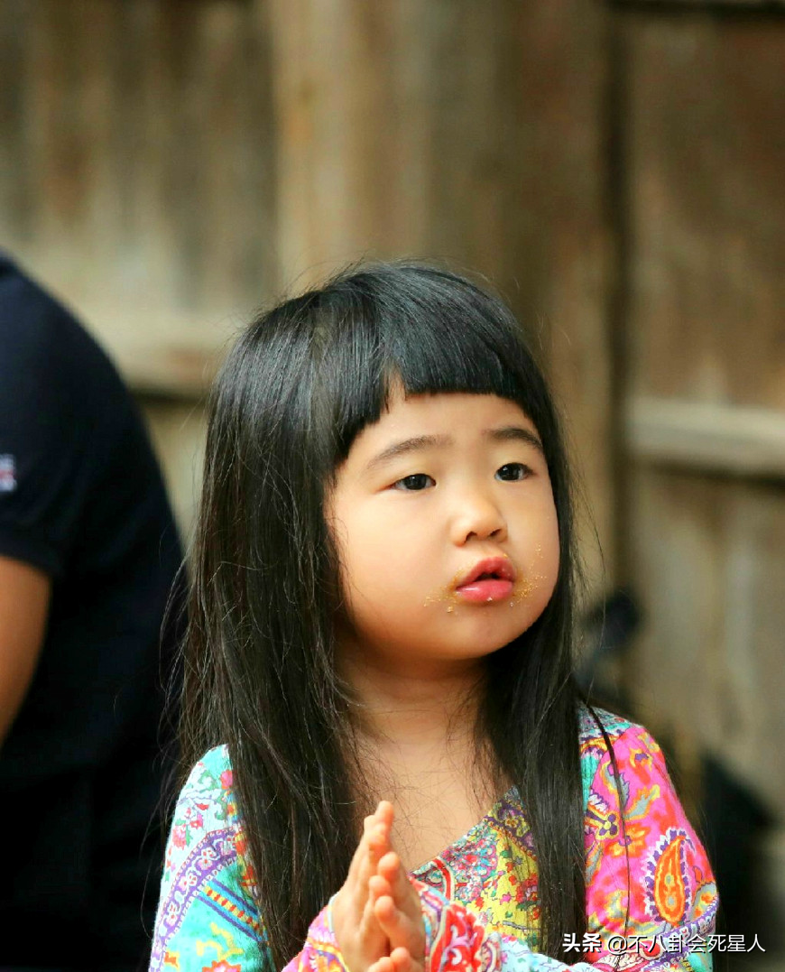 《爸哪》8位变化大的女孩，王诗龄减肥20斤变尖脸，曹格女儿成熟