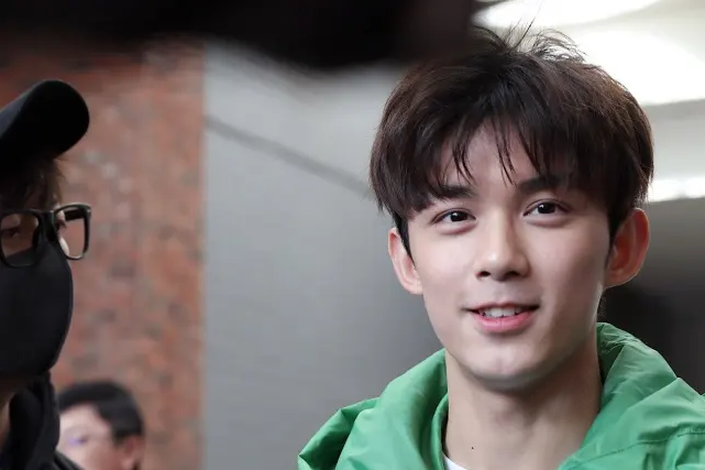 吴磊：海报被撤，直播被叫停，戏份被删，走到今天到底是谁的错？