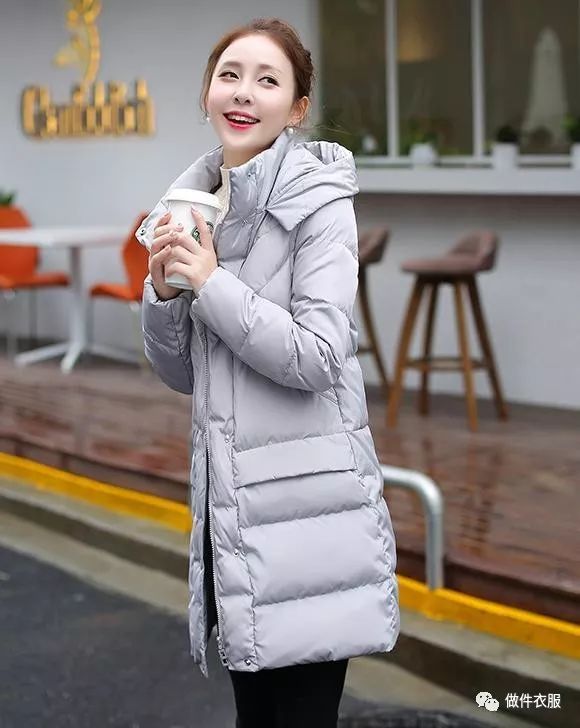 2022年冬天流行羽绒服还是大衣(冬天是不是在纠结买大衣还是羽绒服？教大家3个挑选)