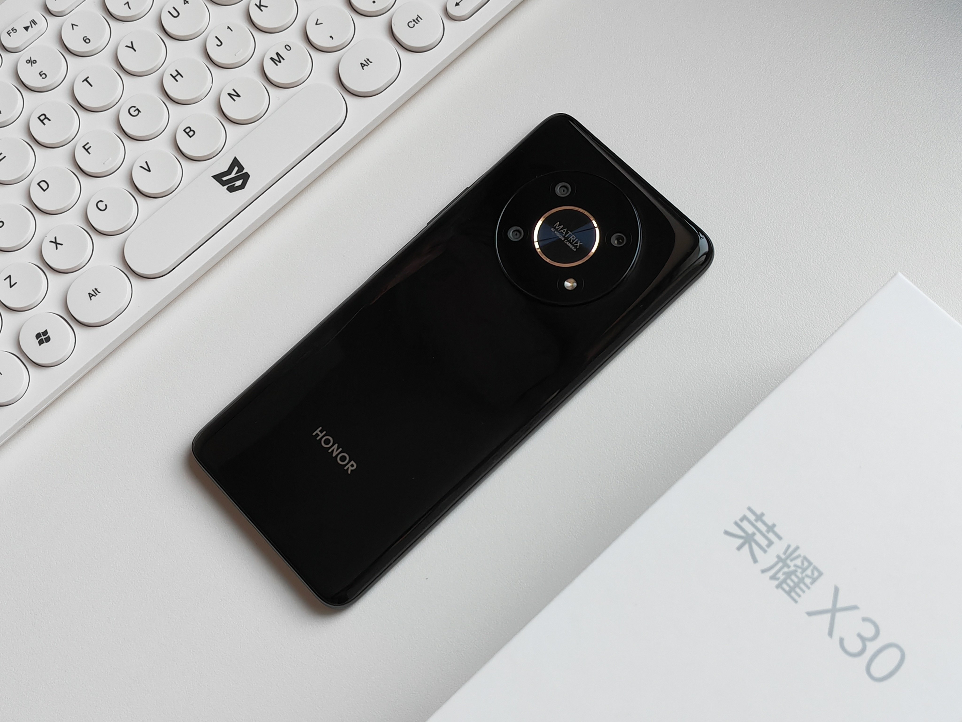 千元机美学设计新突破——荣耀X30星环相机带来更高辨识度
