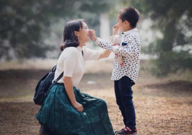 带着儿子的“单亲妈妈”，再结婚是奢望，重男轻女的家庭也拒绝