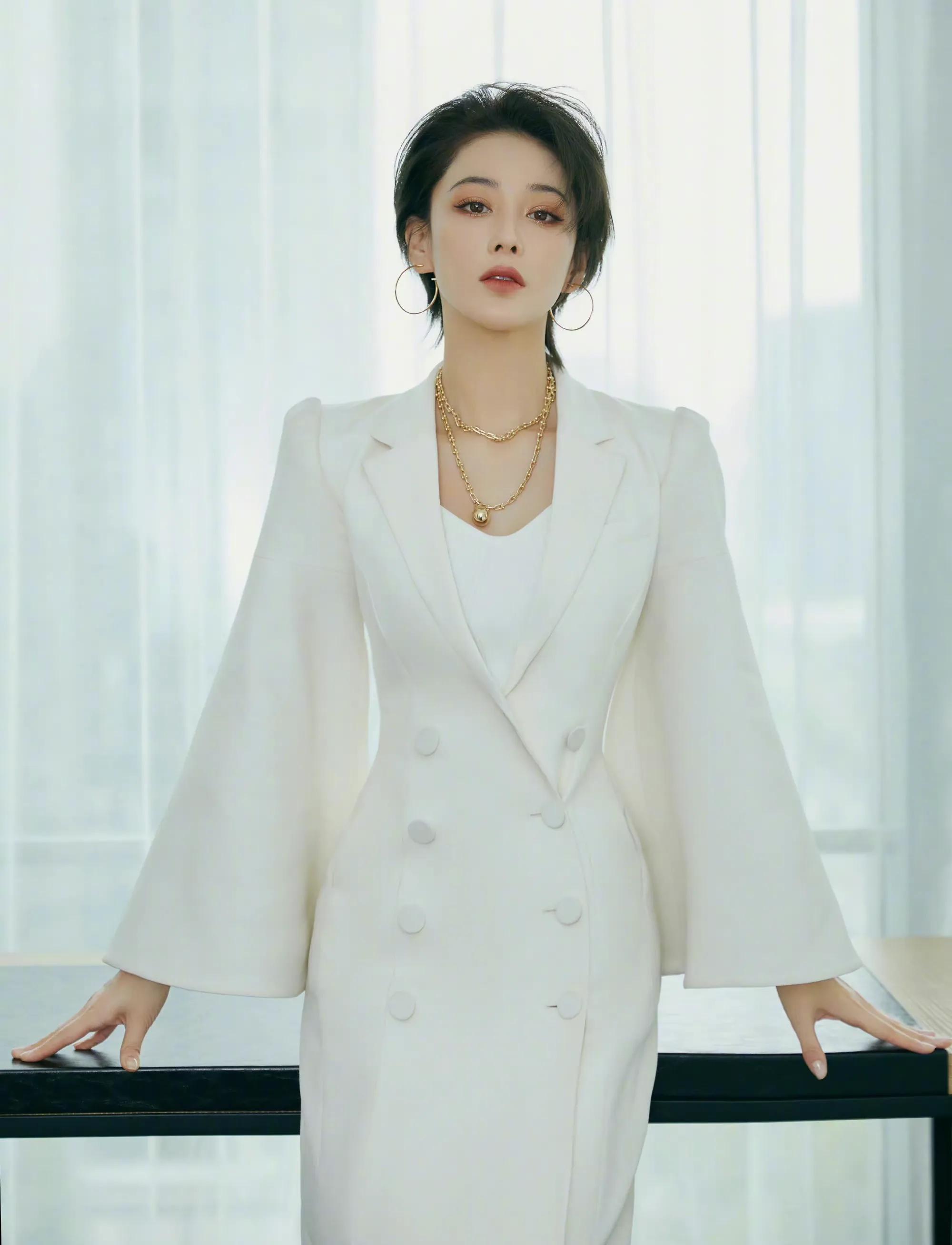 美丽军嫂张馨予