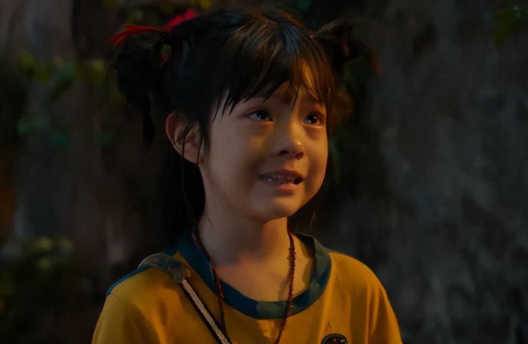 又一位10后天才迷你花横空出世，影视圈的未来就看她们了？