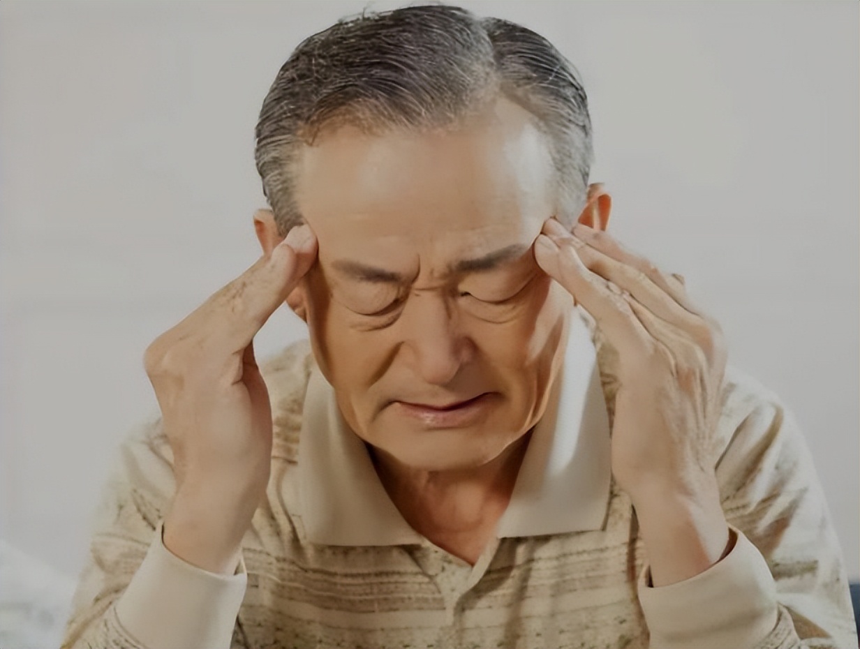 经常“手麻”的人要注意了，可能出现了4种问题，别忽视