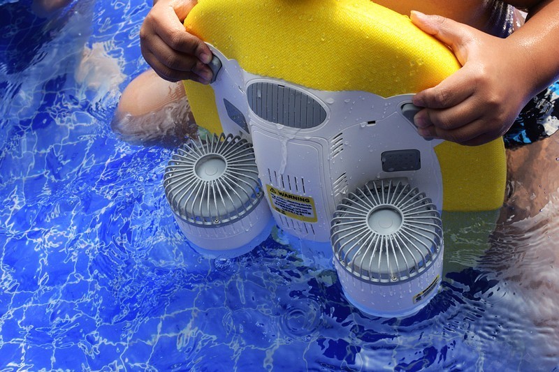 泳池最靓的崽 檬友爆风主义水上动力浮板