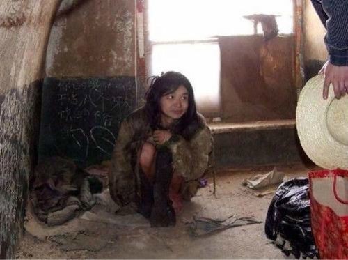1991年，四川19岁少女被拐卖到山村充当生育工具，同牲畜吃住15年
