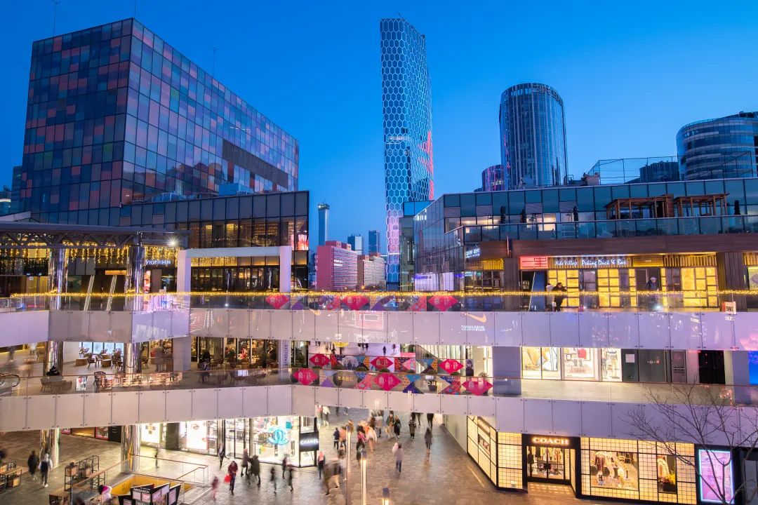 三里屯背后最大赢家，太古地产一年收入百亿，加大高端商业布局