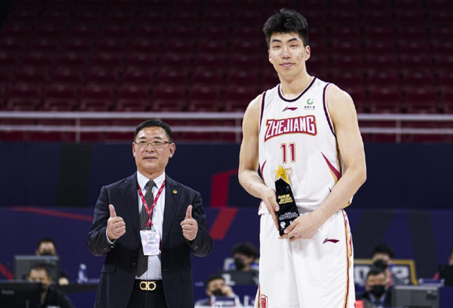 中国学生进nba需要哪些条件(正式确定！中国男篮3名00后挑战NBA，满足选秀条件，张镇麟最意外)