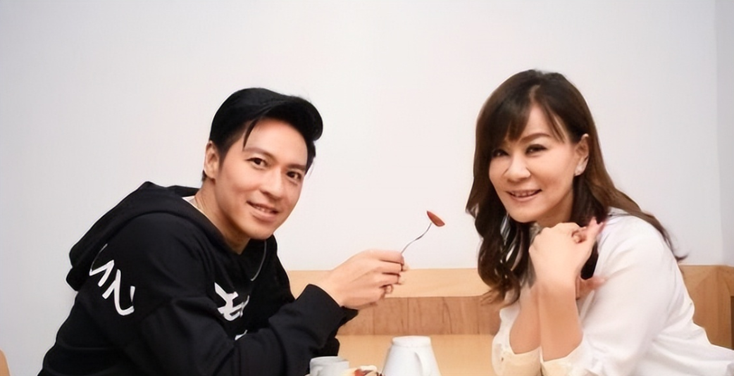 歌手龙千玉：爱女和父亲接连离世，儿子车祸，她的生活现状怎样？