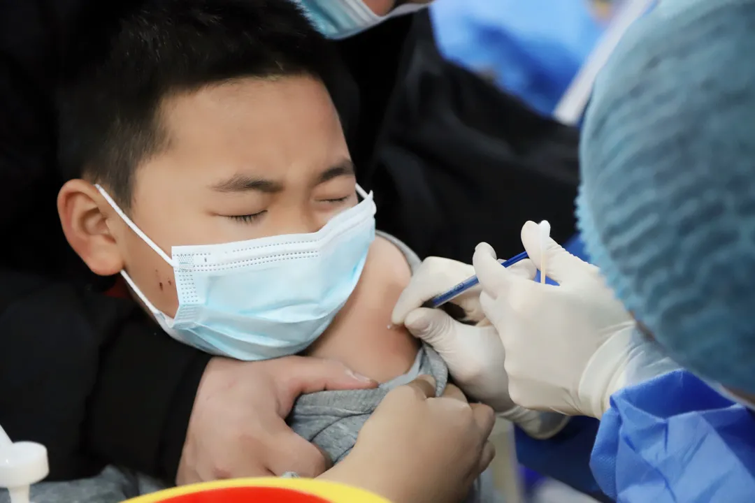 今天，你“苗”了吗？直击南湖小学新冠疫苗接种现场