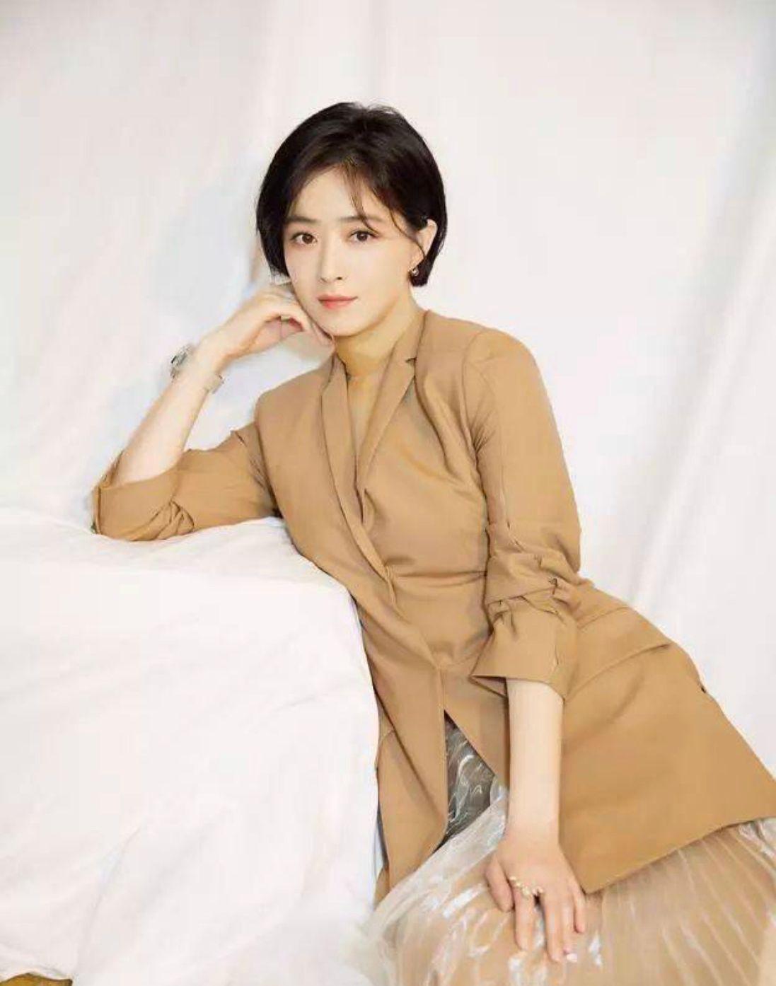 被蒋欣的遮脸发惊艳到了终于明白什么叫发型决定气质