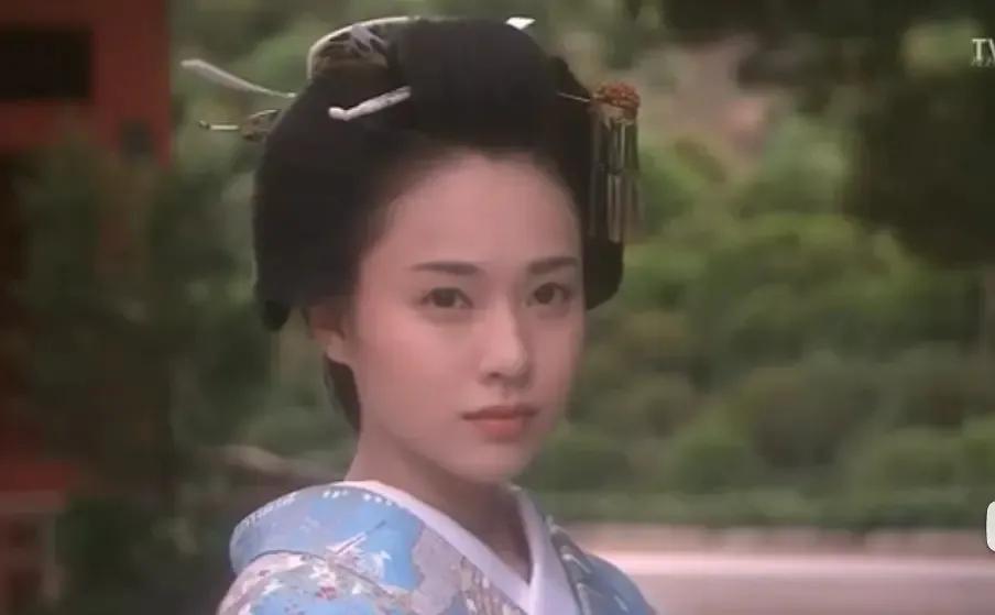 曾被渣男家暴，走出阴霾，甜美女神户田惠梨香事业回春