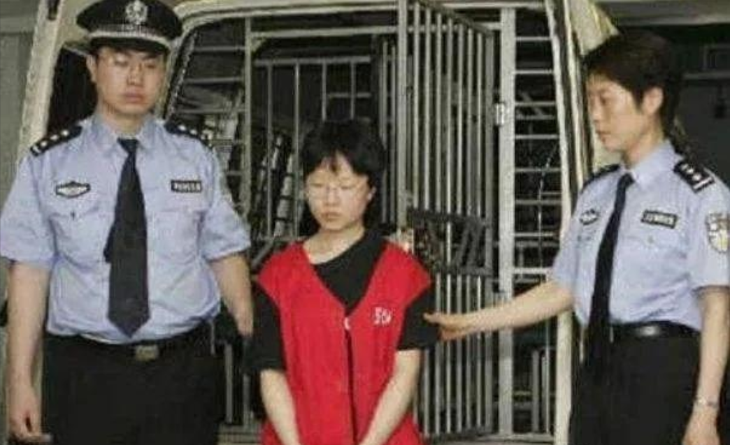 2005年清华女博士，因不想离婚而开枪弑夫，事后与尸体共住7晚