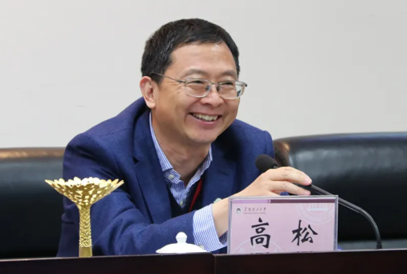 两所985大学“共享”一个校长，2022届毕业生调侃：毕业证像假的