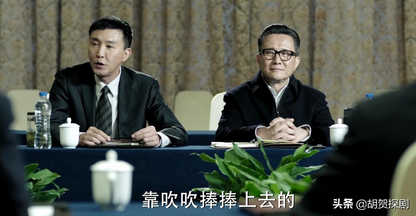 再看《人民的名义》：祁同伟十年不碰梁璐，是对当年一跪最狠报复