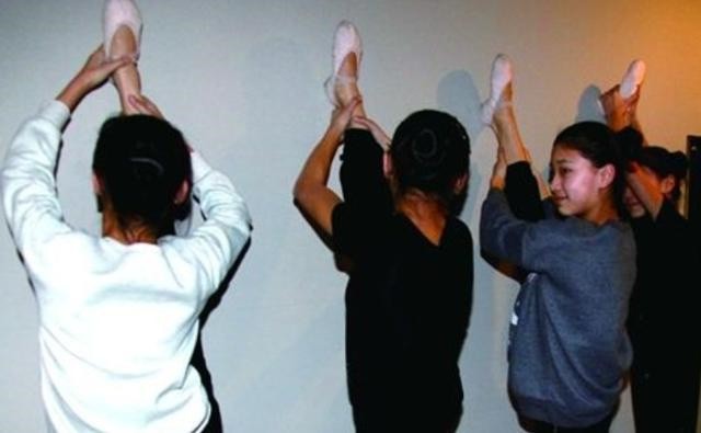 山东四胞胎“冰清玉洁”：12岁离家学艺，上同所大学还住一间宿舍