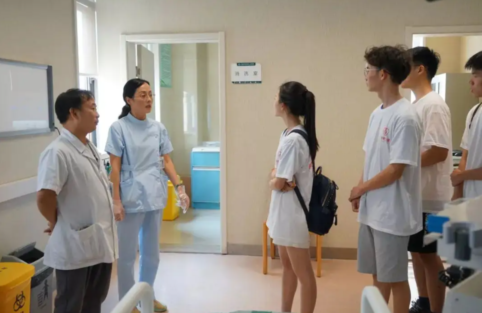 护士薪资低？看完杭州一护士的“薪资待遇”后，医学生心里有底了