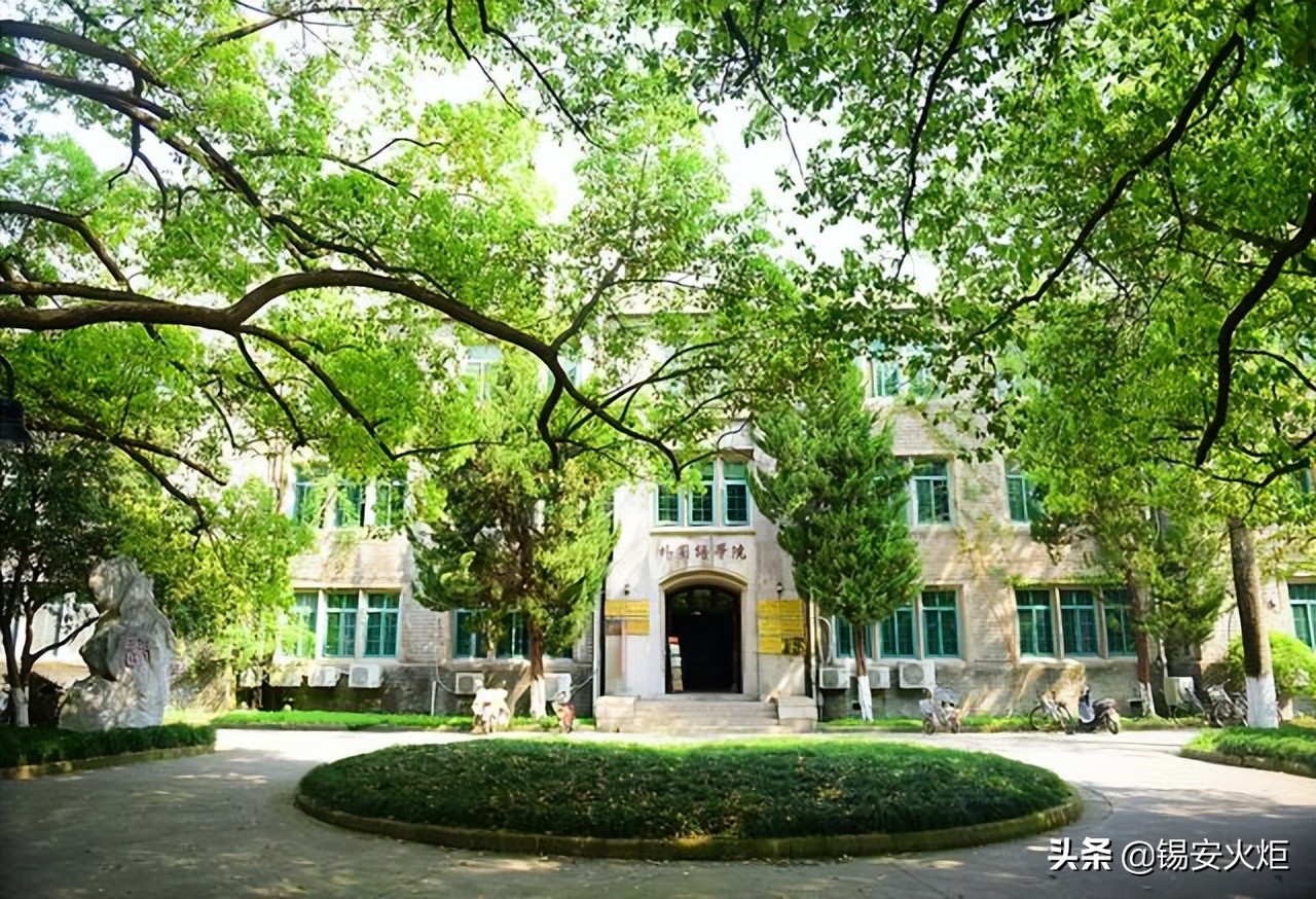 当代大学生最该反思的问题：学业成绩是否够得上“大学生”