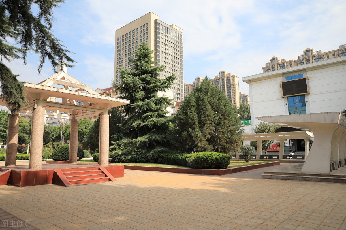 开设美术类公费师范生的大学有多少所？2022年多少分可以报考