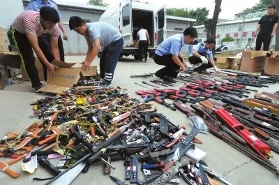 中国为什么要严令禁枪？从全民持枪到全国禁枪，枪支管控的那些事