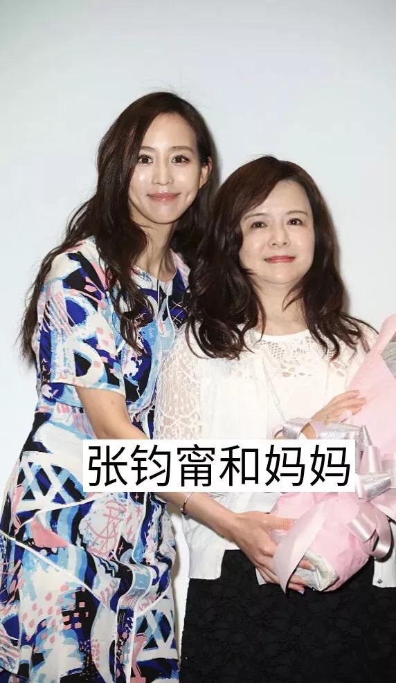 明星俏佳人：娱乐圈二十位女星母女照，根本不是母女，更像姐妹