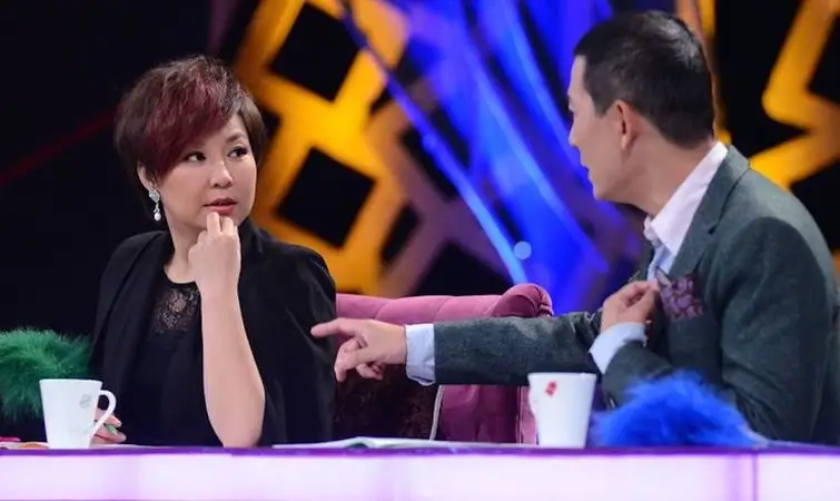 放弃央视“铁饭碗”，主持人半路转行，这5位明星如今后悔了吗？