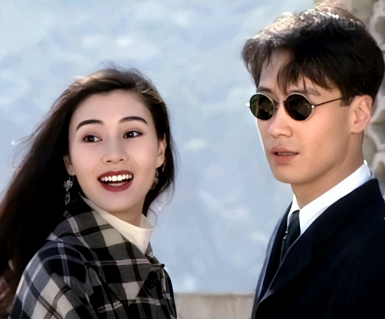 1995年,黎明去韩国宣传电影,认识了18金喜善,不同于李嘉欣的御姐气质