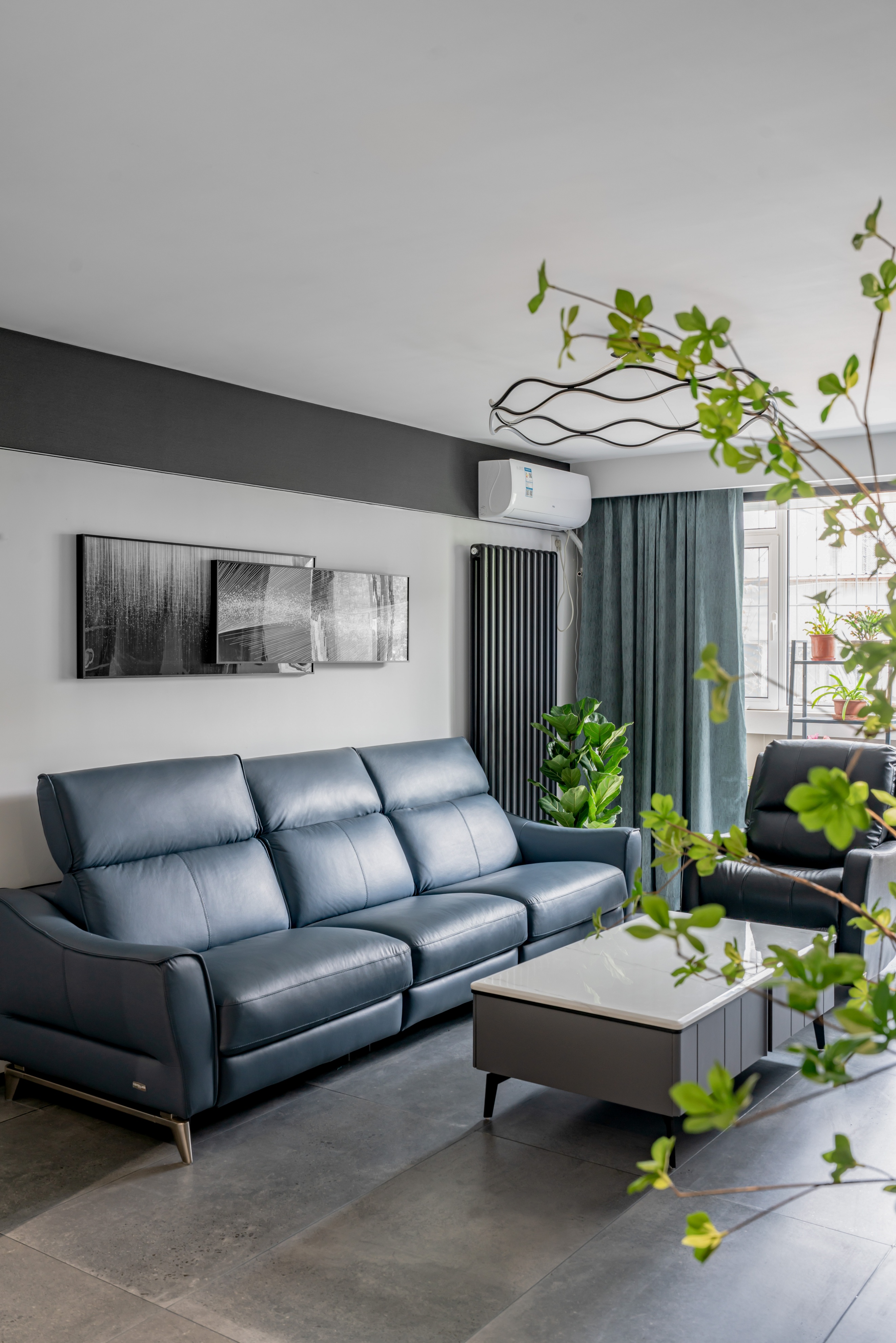 20年老房蜕变重生，为60+老夫妇打造黑白前卫家居