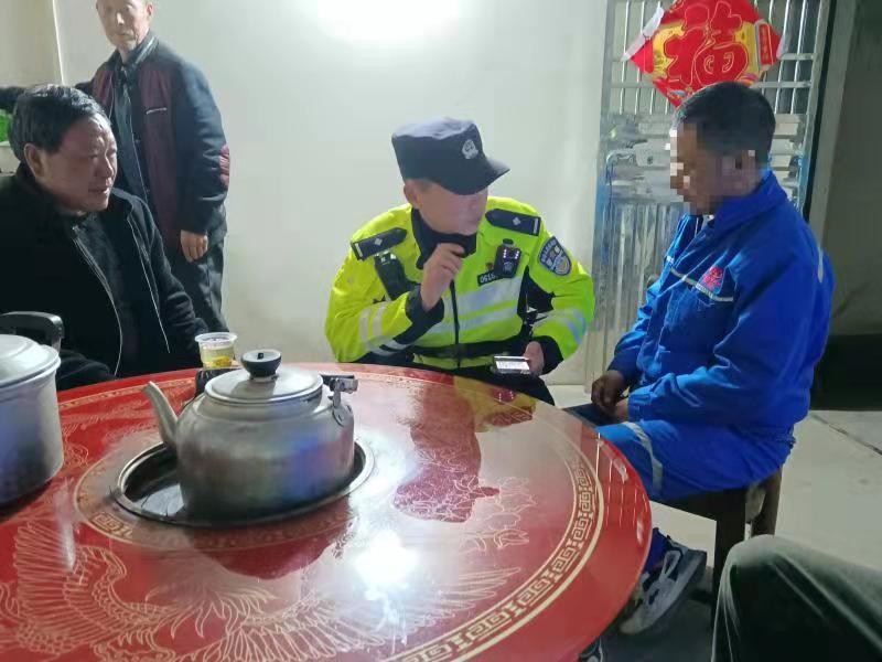 湖北遠(yuǎn)安民警奔波30公里山路反詐 為菜農(nóng)守住血汗錢