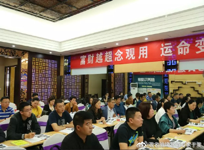 于斐老师谈：面对降薪裁员，如何打造你的职场“护城河”？