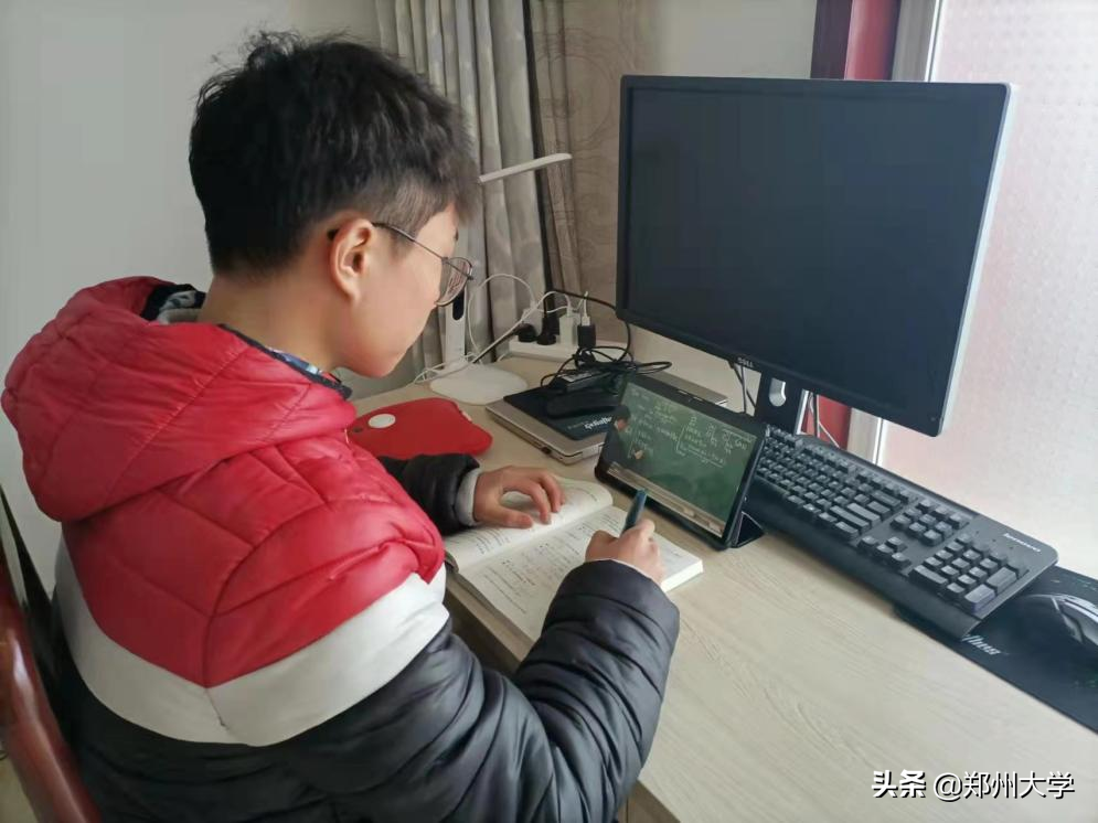 求是 担当 | 疫情防控中郑大学子的静气！