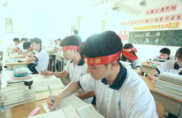 考生高考期间想成为“黑马”，成功逆袭，起码有2个条件不可或缺