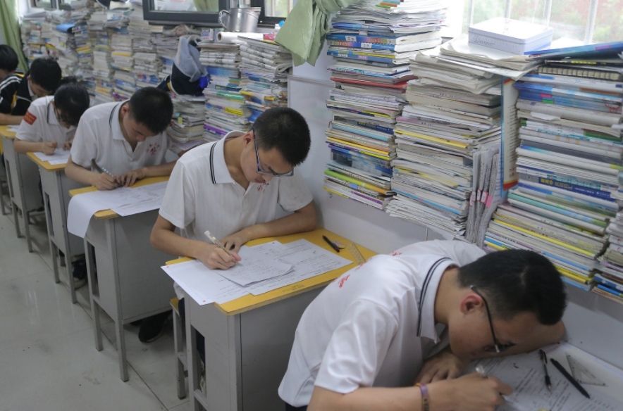 高考分数和模拟考分数相差多少？985学长说完后，学生心里有数了