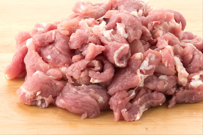 炸酥肉，用什么粉炸更好吃？大厨教你调糊技巧，又酥又脆不回软