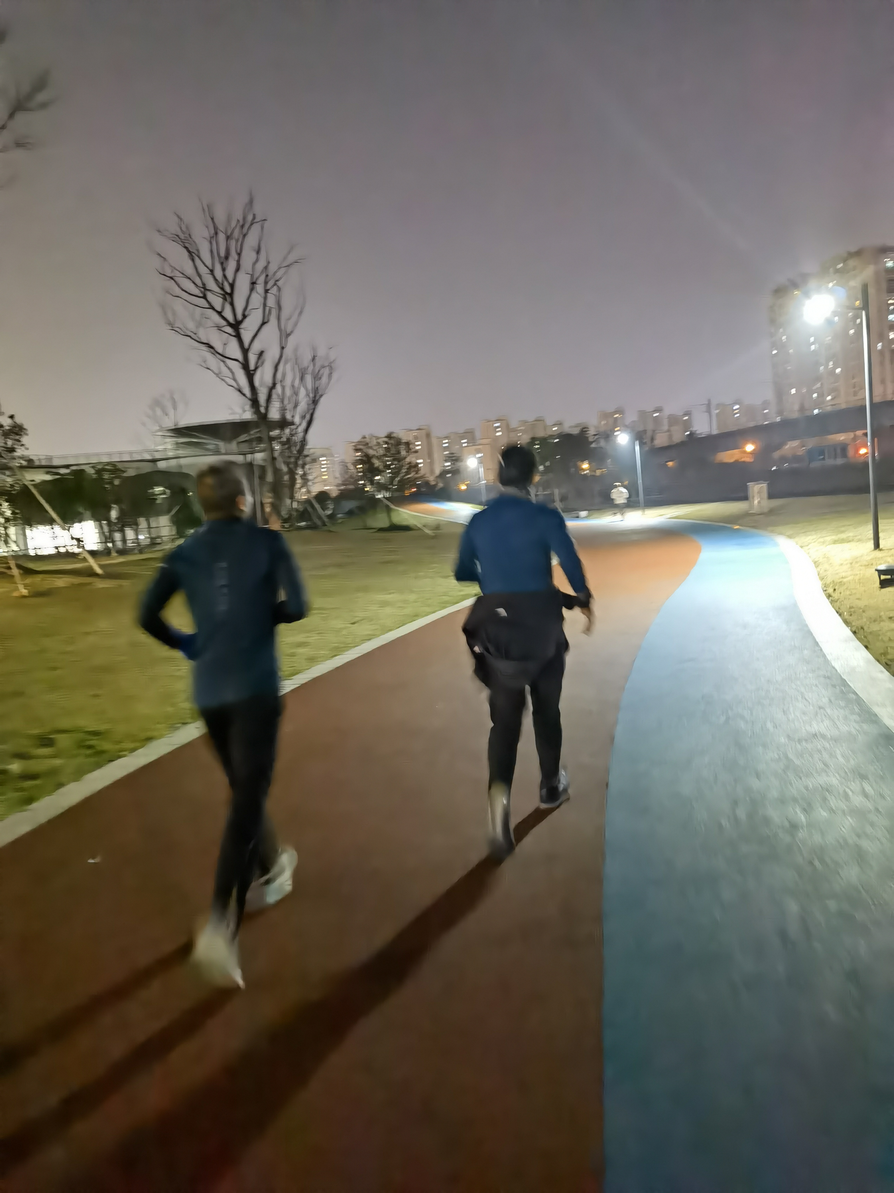 跑进亚运年!<p data-track=