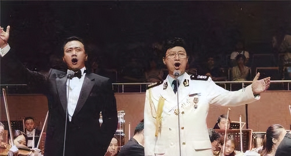 他是胡军的父亲，我国著名歌唱家，打过仗，留过洋，娶了个好媳妇