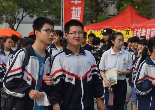 中小学要改为“5+4+2”学制，并预计2023年实行，教育部回应了