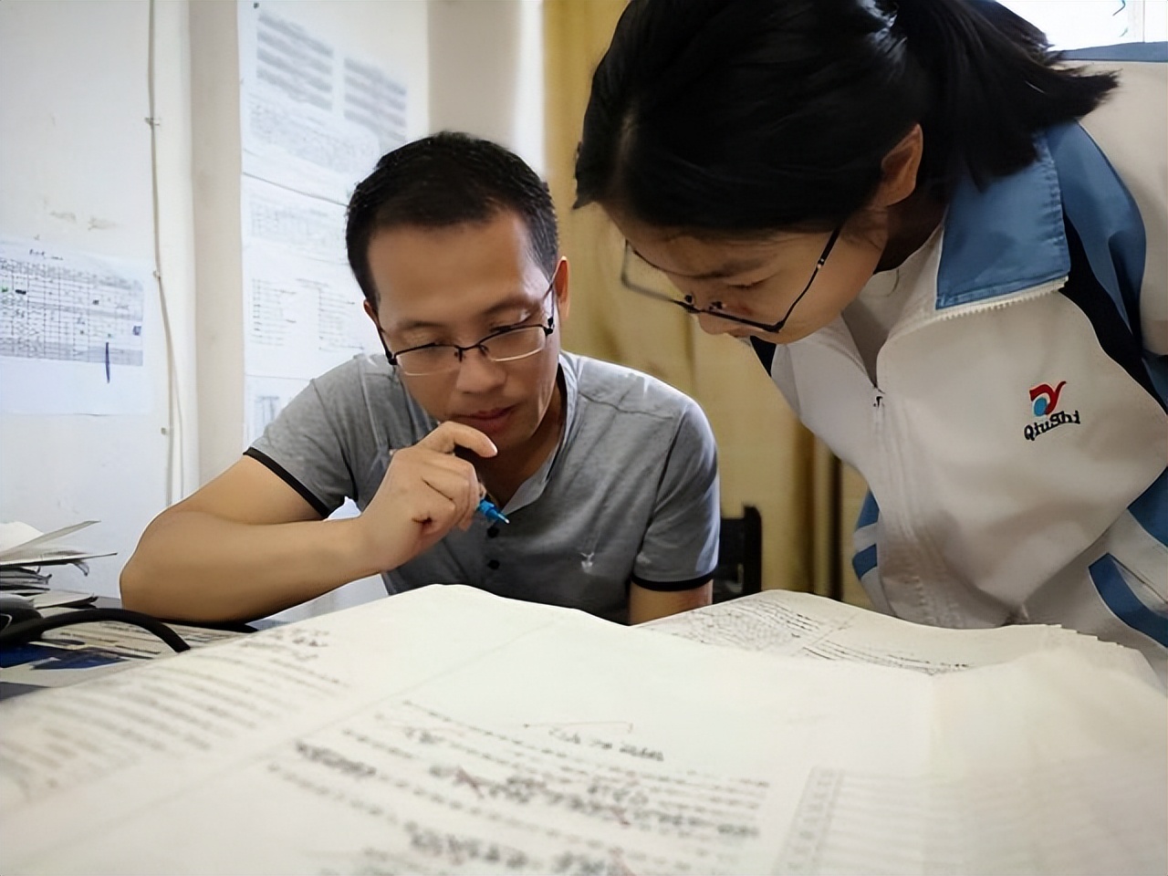 教师收入迎来大变动，工资“上涨”拉开距离，与农村教师大有不同